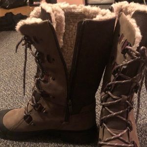 Clark’s Snow boots size 8.0